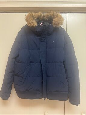 Tommy Hilfiger Men’s Navy Puffer Jacket with Faux Fur Hood Trim